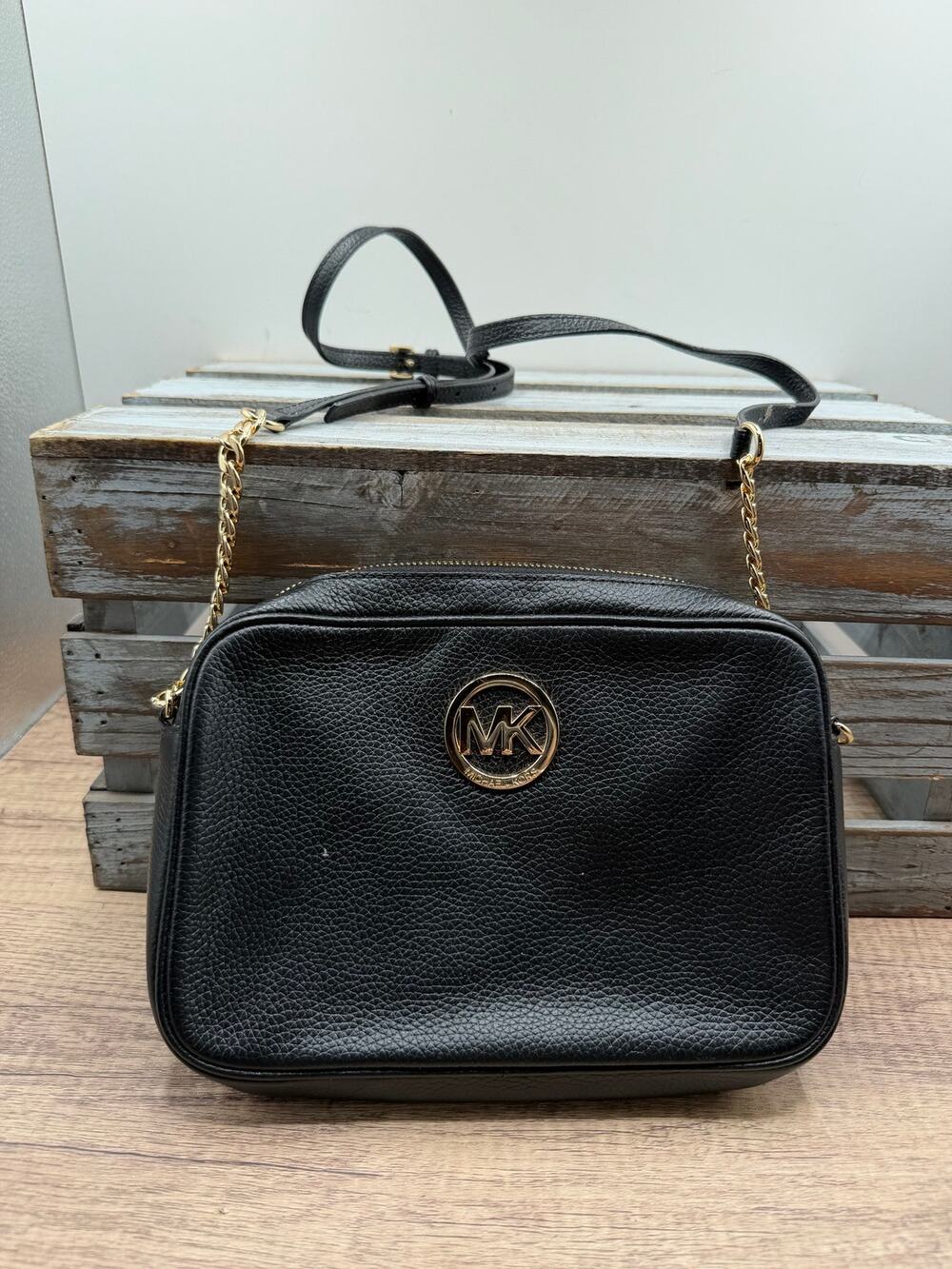Michael Kors Fulton Large Black Pebbled Leather Crossbody Camera Bag/ Purse -MK⁠
